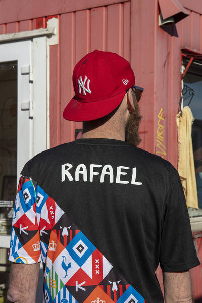 Product Photo: Rafael